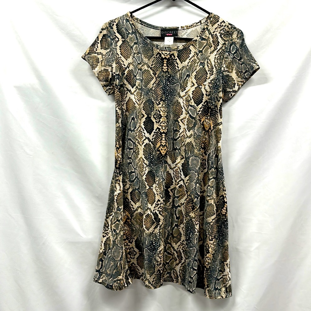 Discreet Size M Animal Print Dress